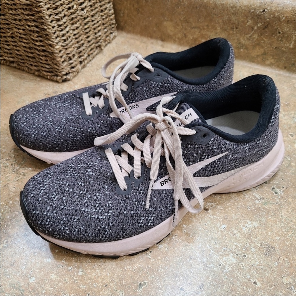 Brooks Launch 7 Womens Running Shoes Size 7 Gray Pink